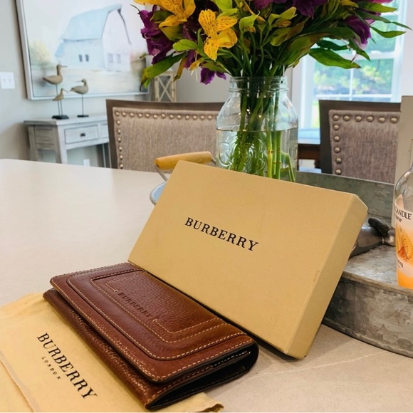 Authentic Burberry London Leather Long wallet - Picture 8 of 14